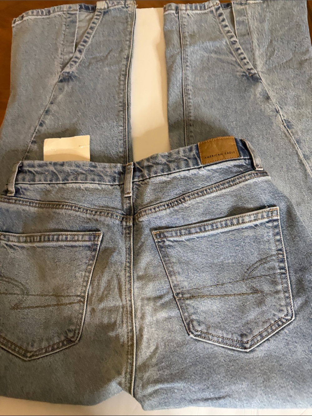 American Eagle Outfitters Light Wash Blue Relaxed Jeans - Picture 6 of 10